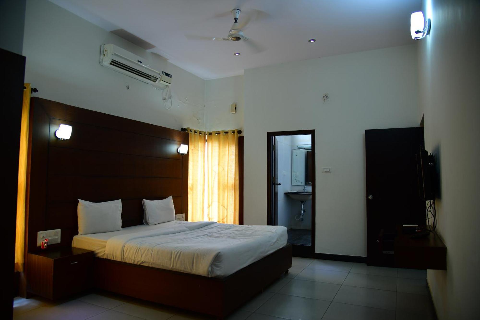 Nijaguna Resorts Chāmrājnagar Esterno foto