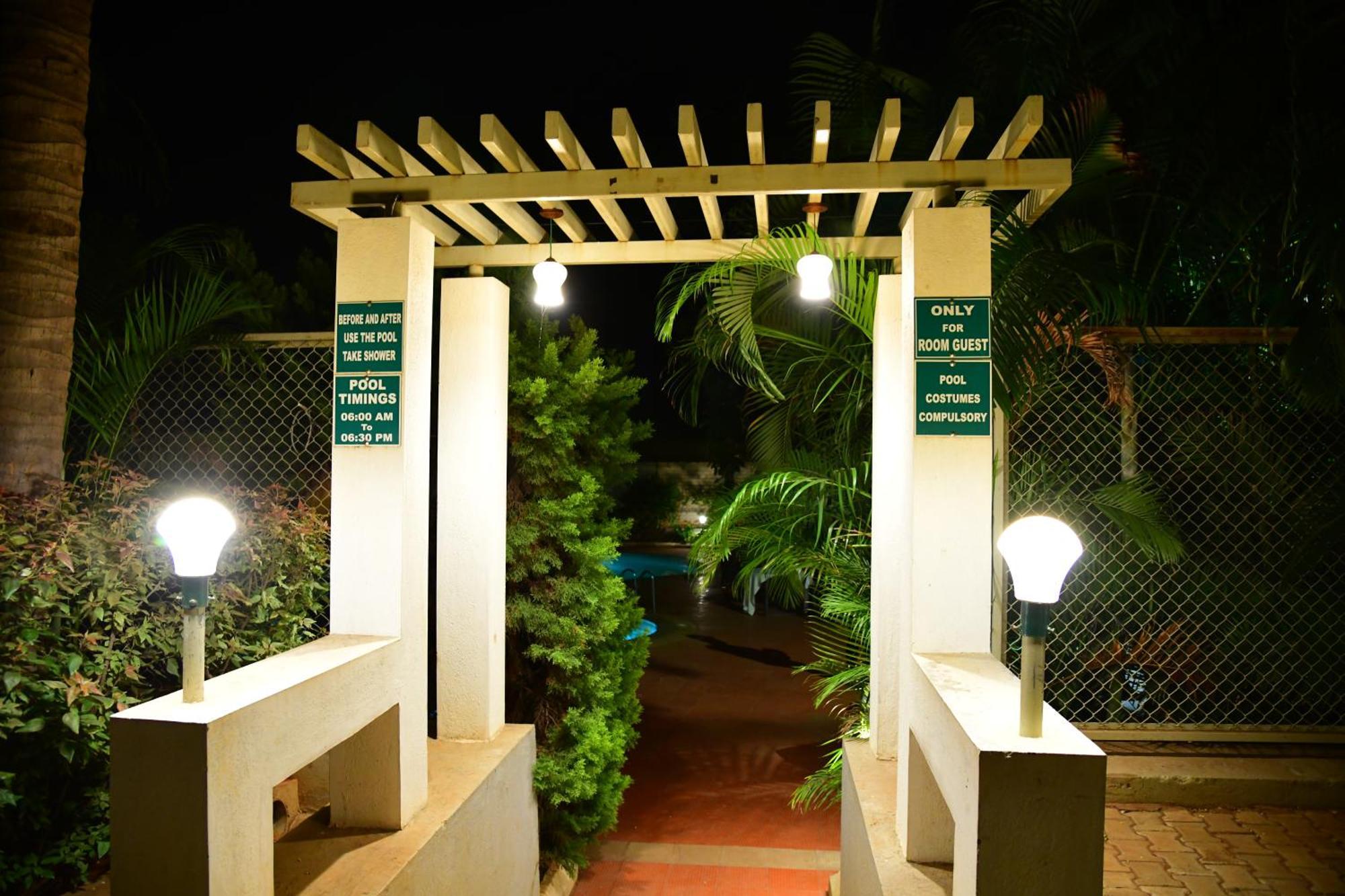Nijaguna Resorts Chāmrājnagar Esterno foto