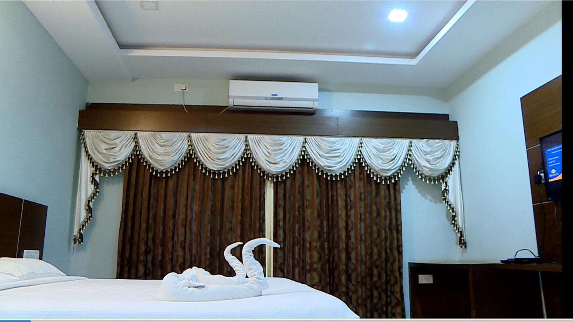 Nijaguna Resorts Chāmrājnagar Esterno foto
