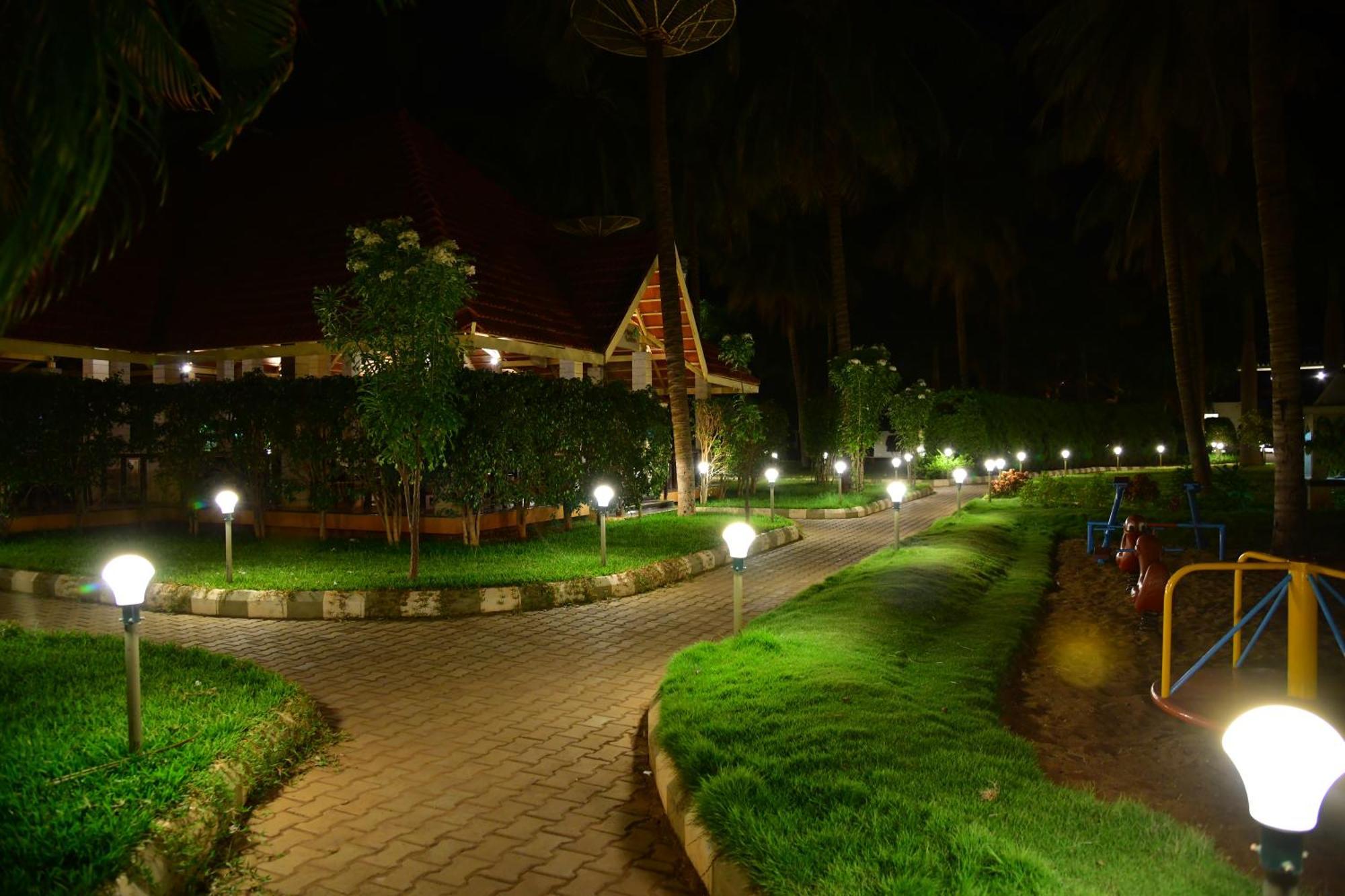 Nijaguna Resorts Chāmrājnagar Esterno foto