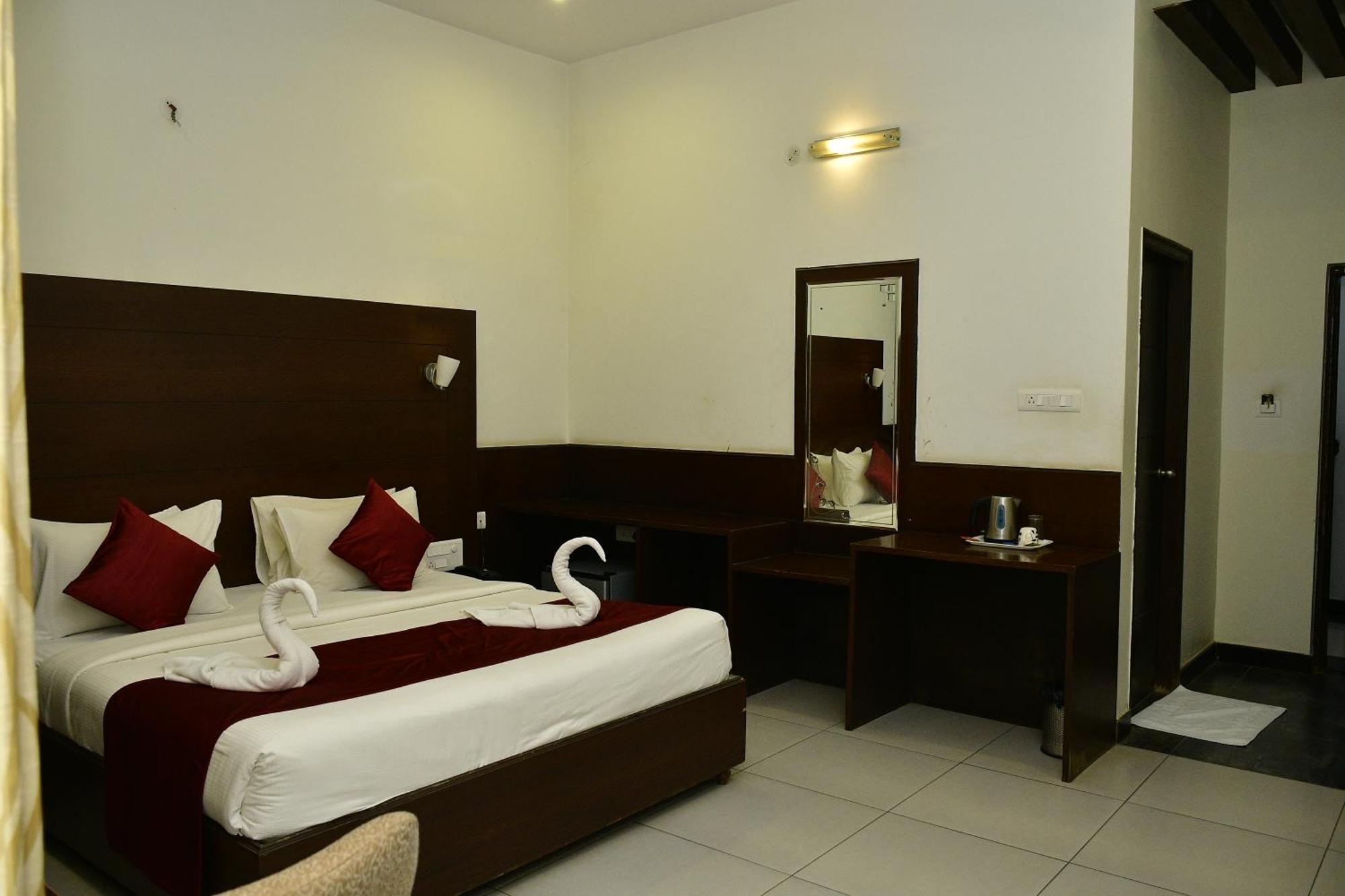 Nijaguna Resorts Chāmrājnagar Esterno foto