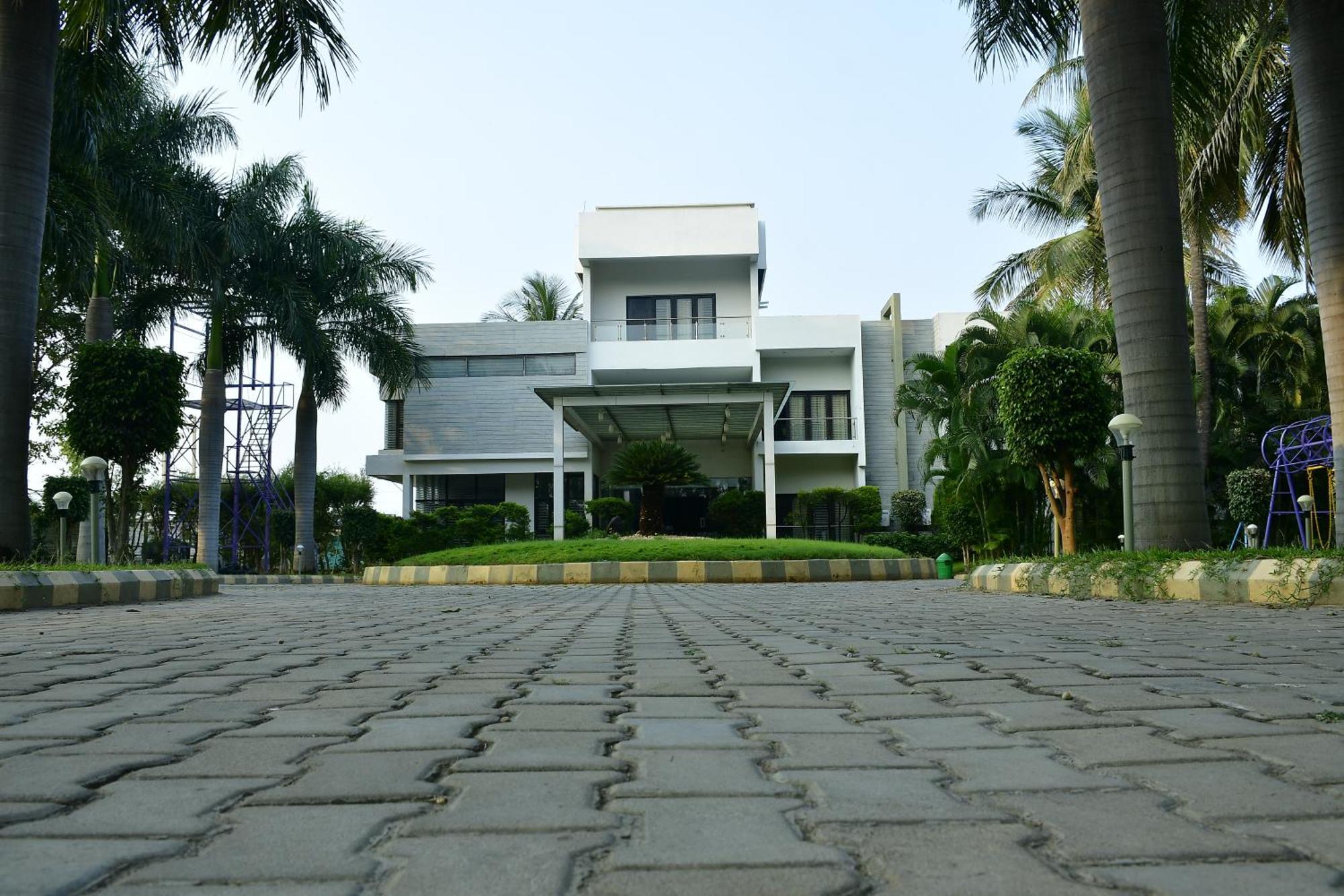 Nijaguna Resorts Chāmrājnagar Esterno foto