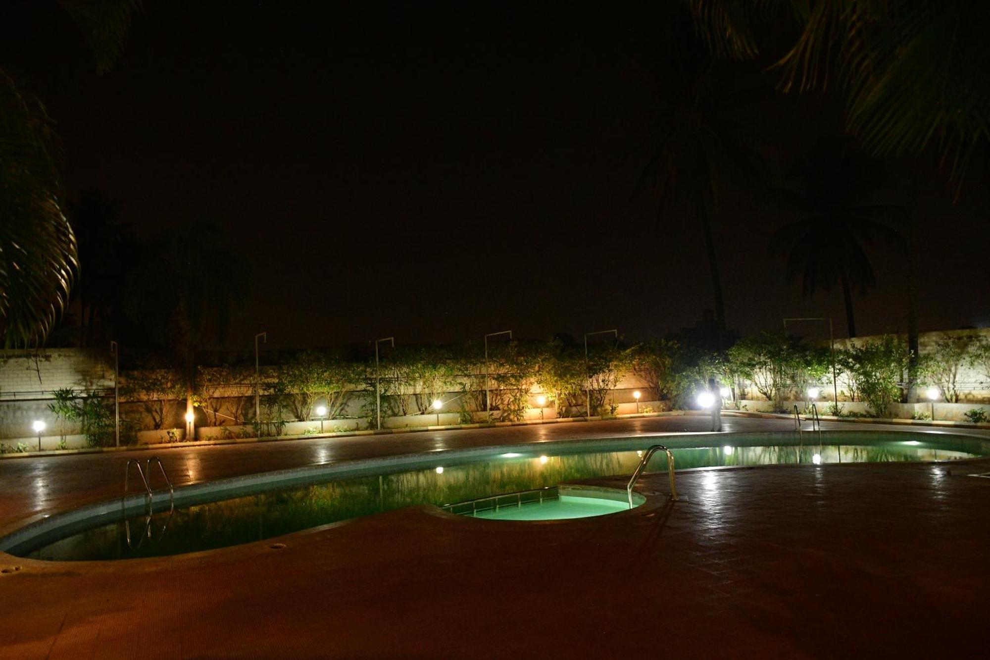 Nijaguna Resorts Chāmrājnagar Esterno foto