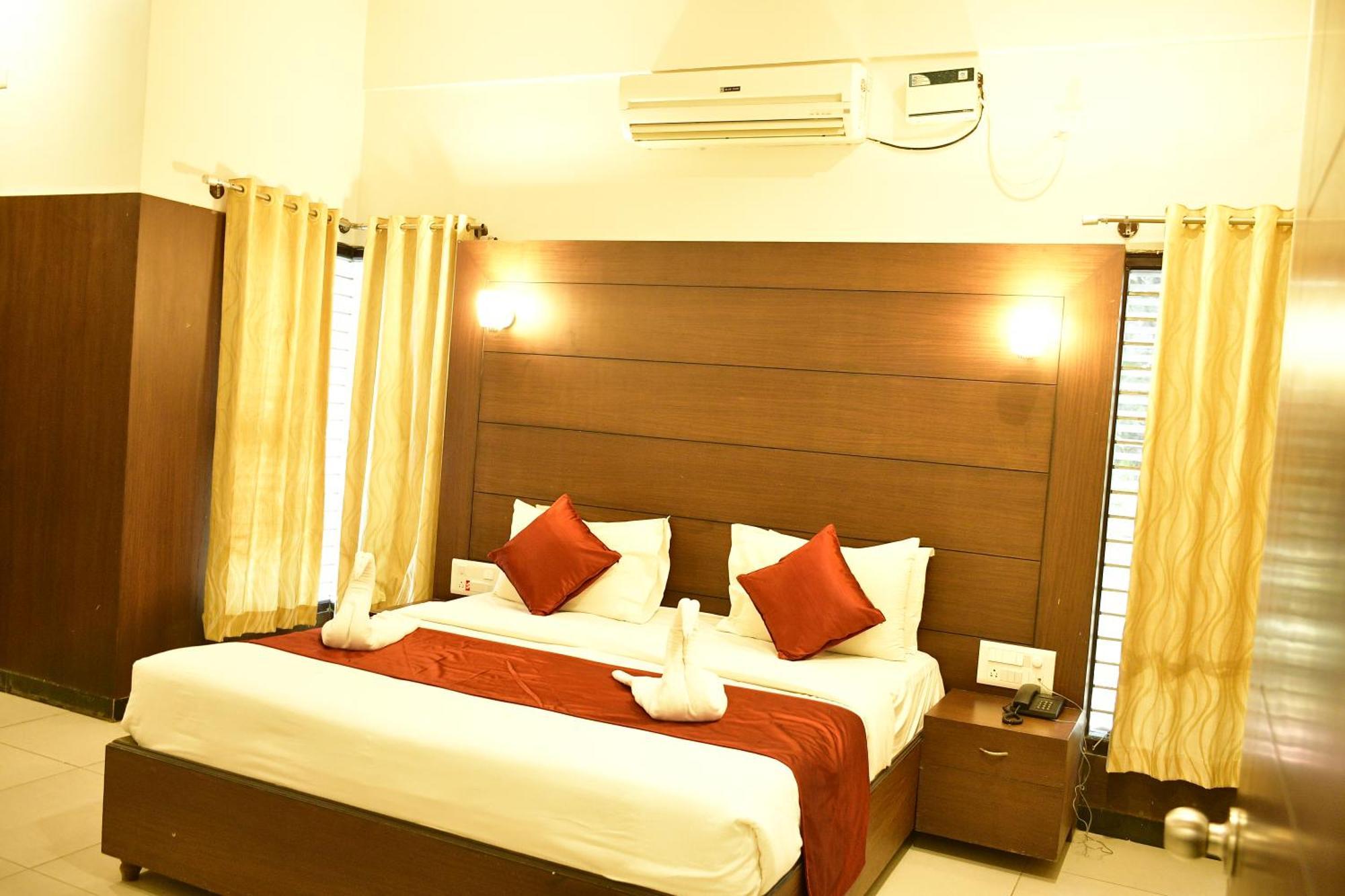 Nijaguna Resorts Chāmrājnagar Esterno foto